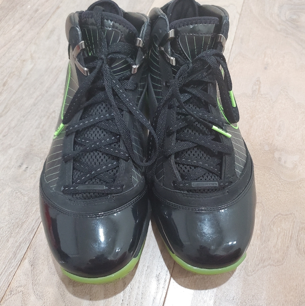 Nike Air Max Lebron 7
